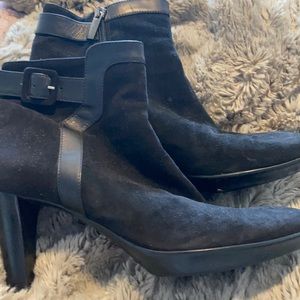 Black suede ankle boots made in Italy a QUATALIA exceptional Italian brand.